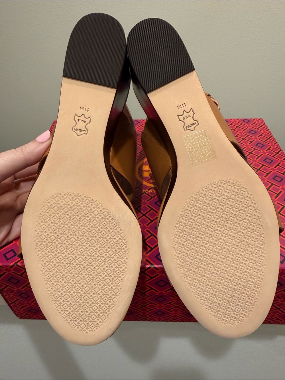Tory Burch Cognac Leather Wedge Sandals with Logo Medallion - Picture 6 of 8